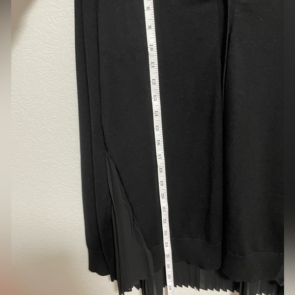 Adrianna Papell Solid Black Long Sleeve Button-Up
Blouse, Size Small - Picture 12 of 15